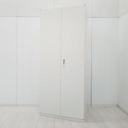 【在庫入替セール品！】【レア商品！給湯室などに設置おすすめのキッチンキャビネット！】■イトーキ（ITOKI）製　シンライン（thin line）シリーズ　キッチンキャビネット　両開き扉　■ホワイト