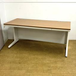 オカムラ　アドバンス-S　平机　大きめでゆったり使えるW1600サイズ　ネオウッドミディアム×ホワイト　配線孔2カ所　薄引き出し付き【愛知・名古屋・豊田・静岡・浜松】