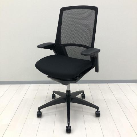 【中古】フィノラ 樹脂  オカムラ（okamura） 肘付ハイバックチェア