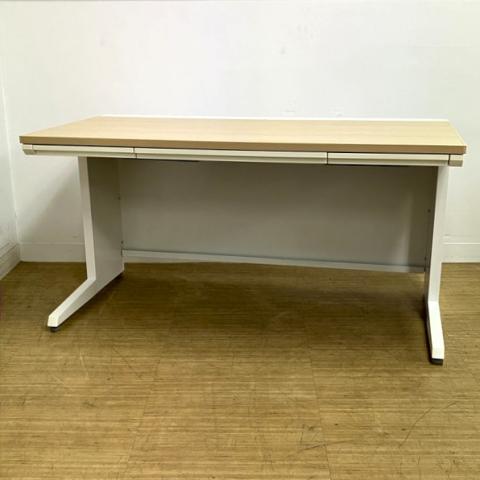 オカムラ アドバンスデスク 平机 センター引出し付き 明るいナチュラル天板 ゆったりめのサイズのW1400 【愛知・名古屋・豊田・静岡・浜松】