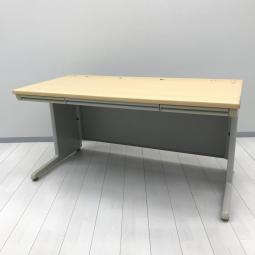 【ワークスペース充実！人気のナチュラル木目カラー！】■オカムラ(okamura)製　SD-eシリーズ　平机　引き出し付　W1400×D700×H700㎜　■天板：木目ナチュラル/本体：グレー
