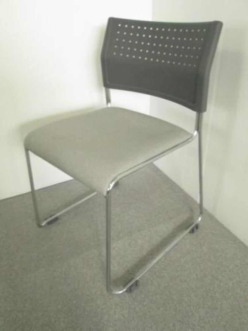 〖山田工業〗スタッキングチェア　グレー【事務用品】
                        
                                    新品
            