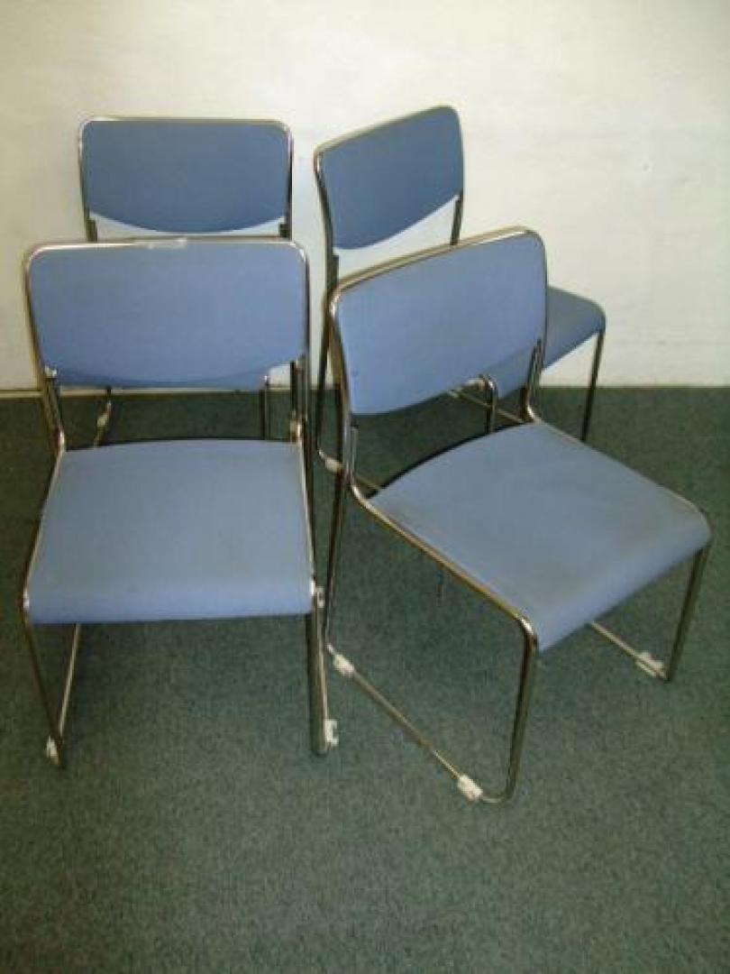 スタッキングチェア4脚セット　■　お買い得なセット商品入荷しました！【会議チェア】
                                    中古
            