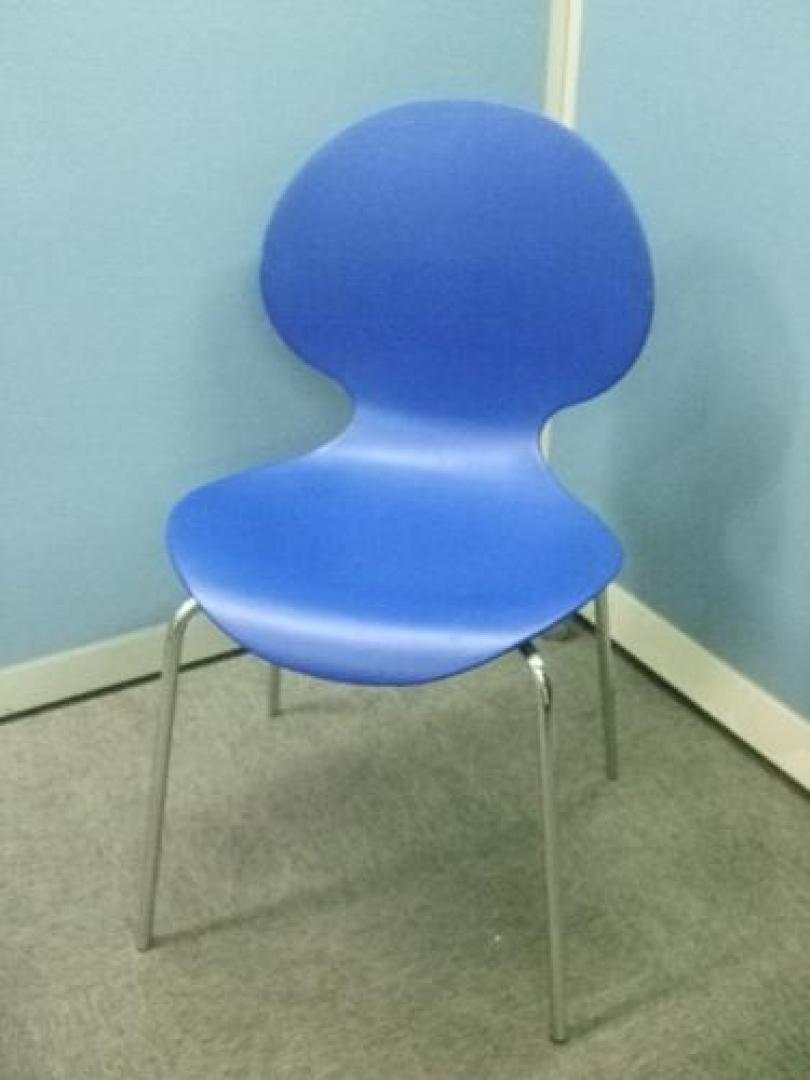 スタックチェア【会議チェア】
                                    中古
            