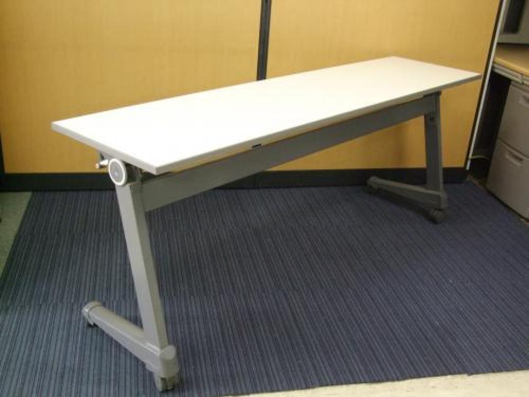 【高性能！】スタックテーブル【キャスターのオートロック機能搭載！】<br>◆◆◆日本橋店で現品確認出来ます♪◆◆◆
                                    中古
            