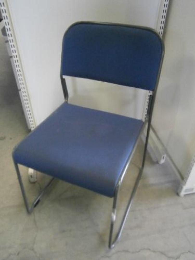 ナイキ　【スタッキングチェア】【会議チェア】
                                    中古
            