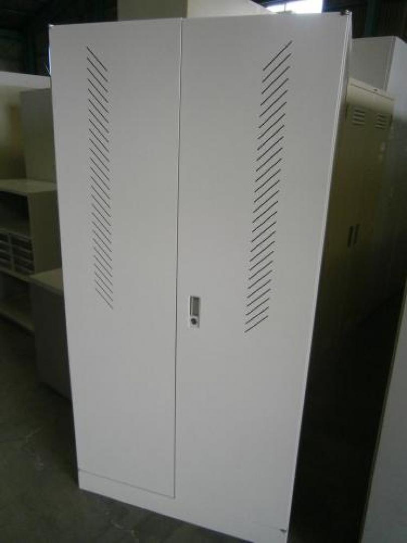 オカムラ　キッチンキャビネット
                                    中古
            