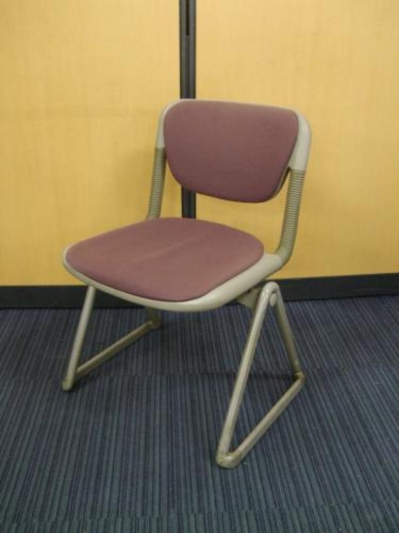 【イトーキ製】バーテブラシリーズのスタッキングチェア!!これが存外座りやすい!!<br>◆◆◆日本橋店で現品確認出来ます♪◆◆◆【会議チェア】
                                    中古
            