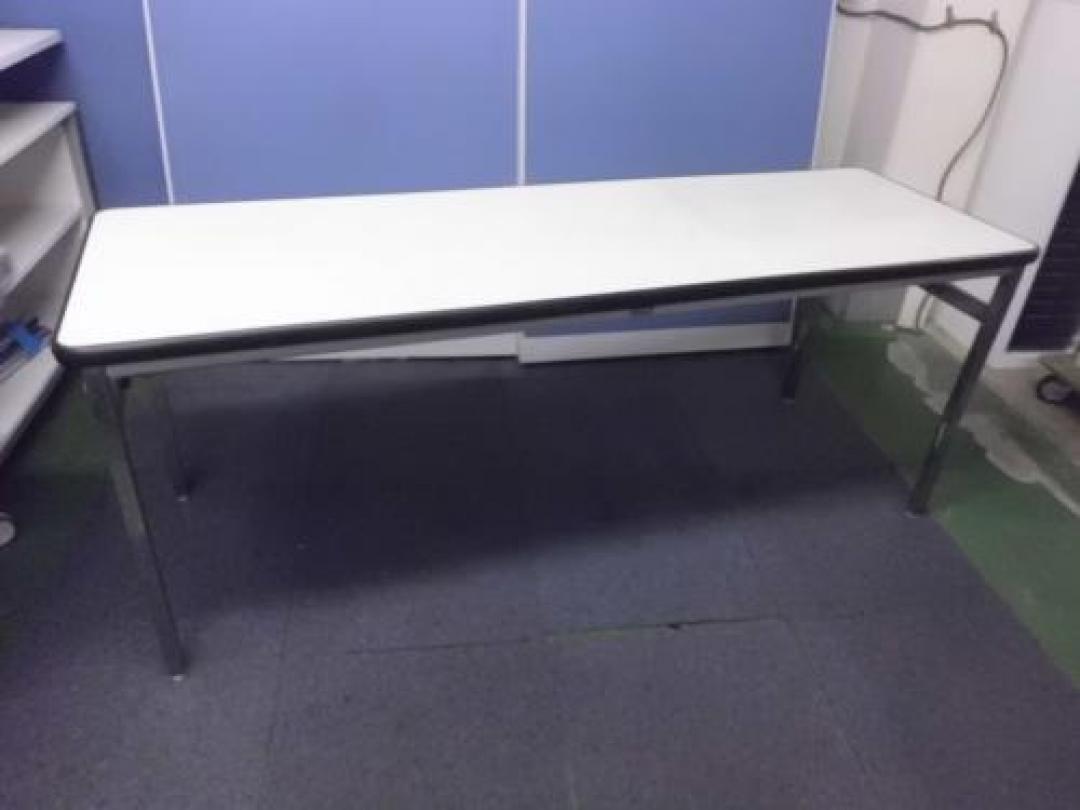 【限定1台】　折りたたみテーブル　■多少使用感がございますがまだまだ使えます！
                                    中古
            