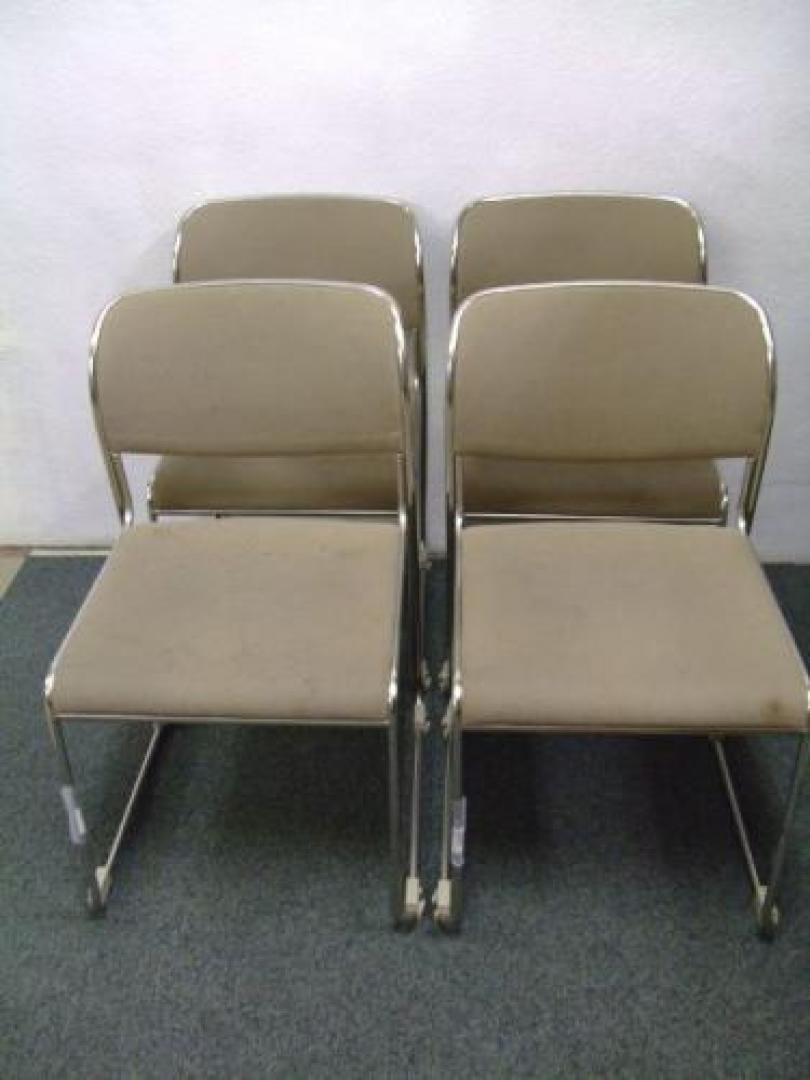 【大量4脚セットを3セット、、ただし、訳有り品】■スタッキングチェア(重なられる)　■左右連結付　■色：ブラウン　■定番で人気の商品です。【会議チェア】
                                    中古
            