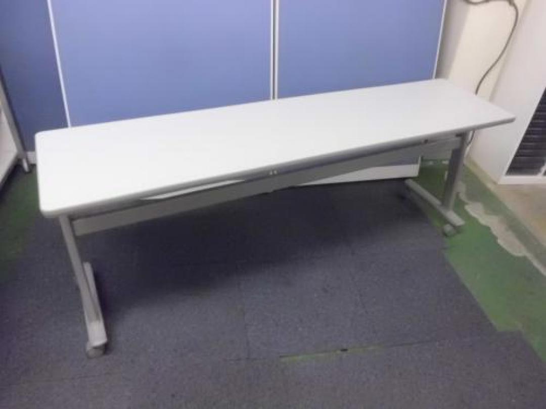 【ラス1のため大幅値下げ！】　オカムラ製　サイドスタックテーブル
                                    中古
            