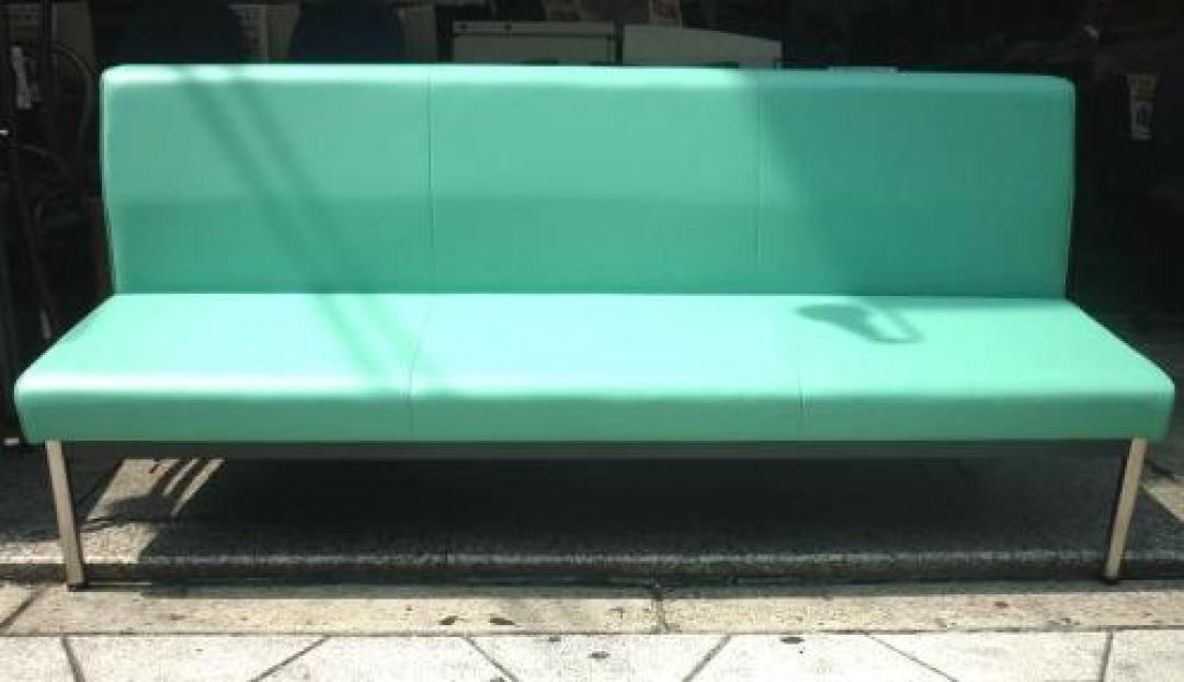 【新古品】オリバー製・ロビーチェア<br>
☆梅田本店限定・大阪府内送料無料キャンペーン対象商品☆
                                    新品
            