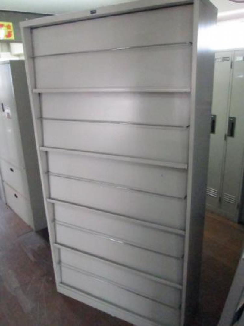 ☆★　内田洋行　雑誌架　1890Ｈ　☆★
                                    中古
            