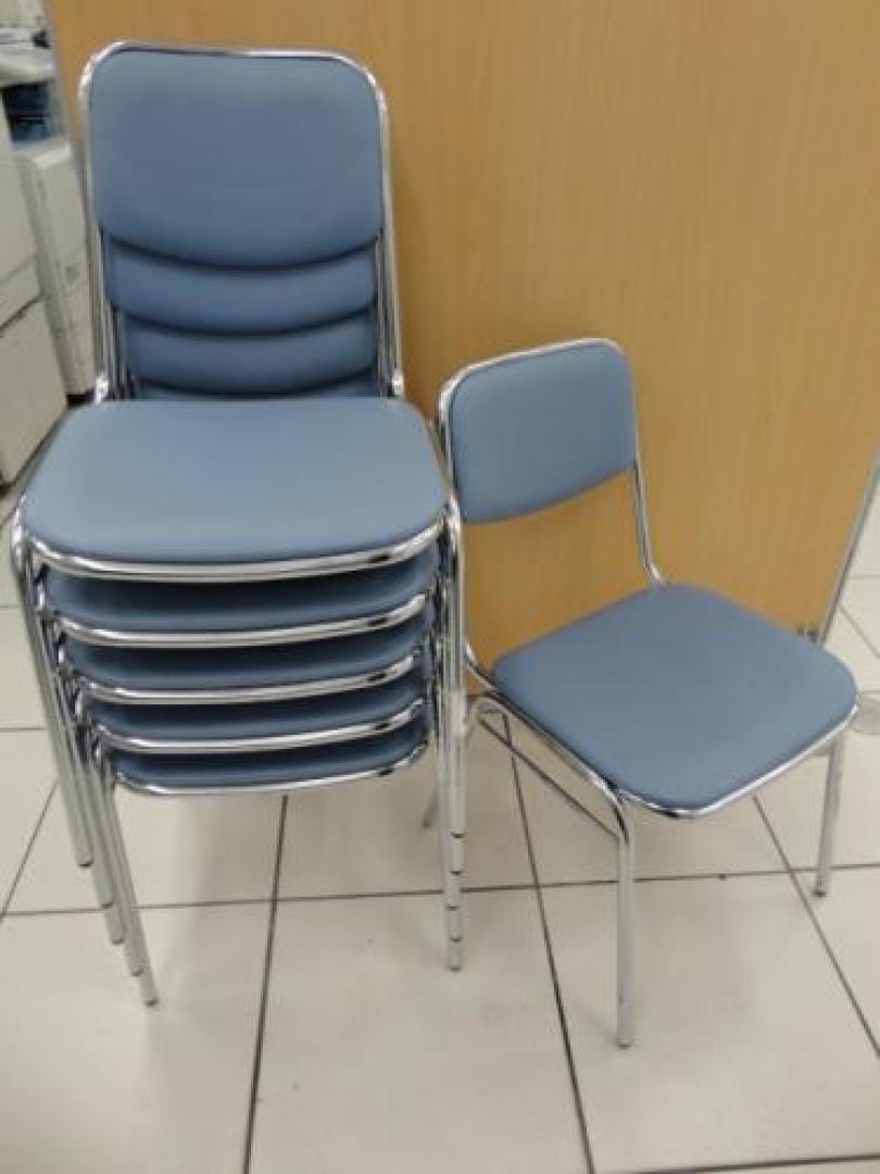 ■オカムラ製　スタッキングチェア　8102ＤＺ-p　【セット商品】【会議チェア】
                                    中古
            