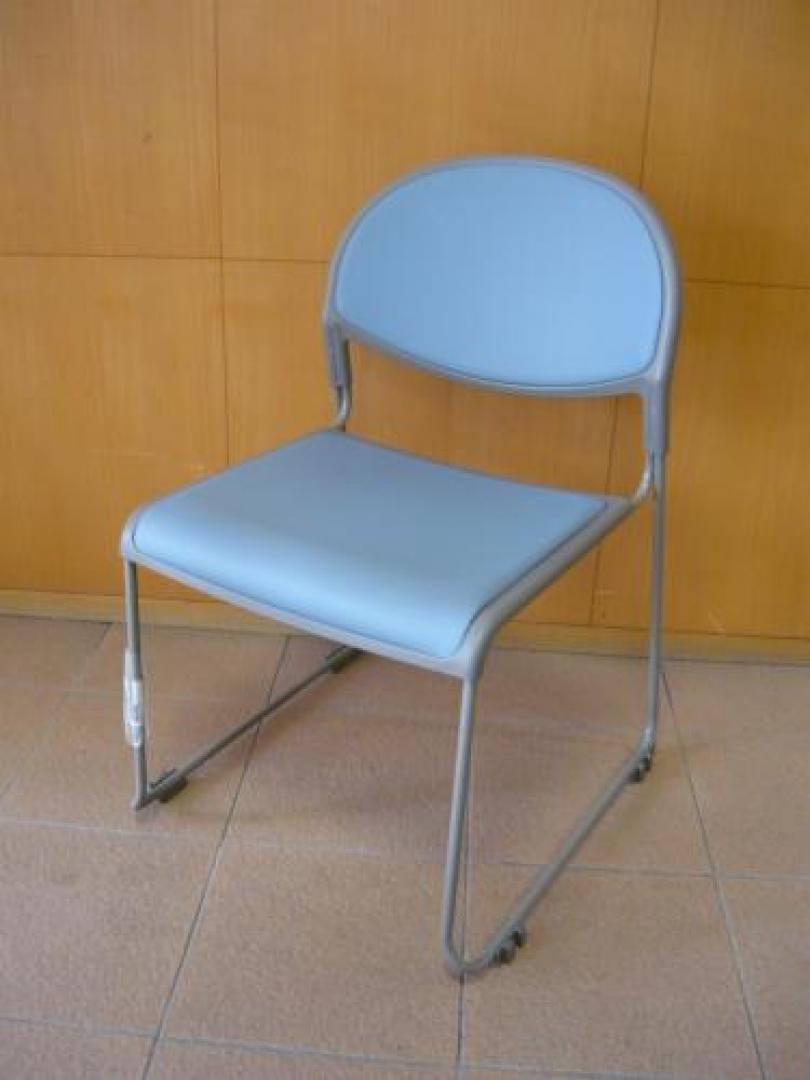 ■軽い・重ねて収納にも便利！　　商談・打ち合わせ用に！！　スタックチェア【会議チェア】
                                    中古
            