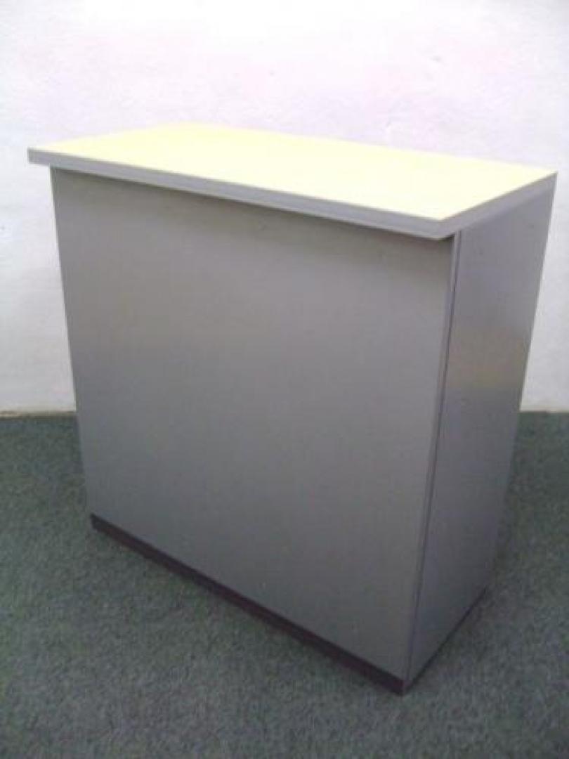 【オフィスの顔はハイカウンター】■ハイカウンター　■メーカー：コクヨ　■サイズ：幅900奥行き460高さ960　■天板がナチュラルなので、落ちついた雰囲気をかもし出します！！
                                    中古
            