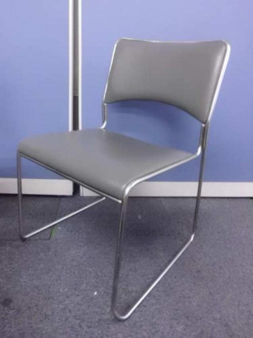 【ビニールレザー】　スタッキングチェア　■汚れてもふけます！　【会議チェア】
                                    中古
            