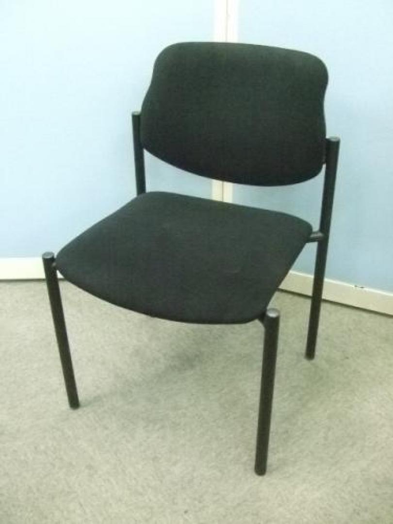 ベロア調の生地が気持ち良い！スタッキングチェア！【会議チェア】
                                    中古
            