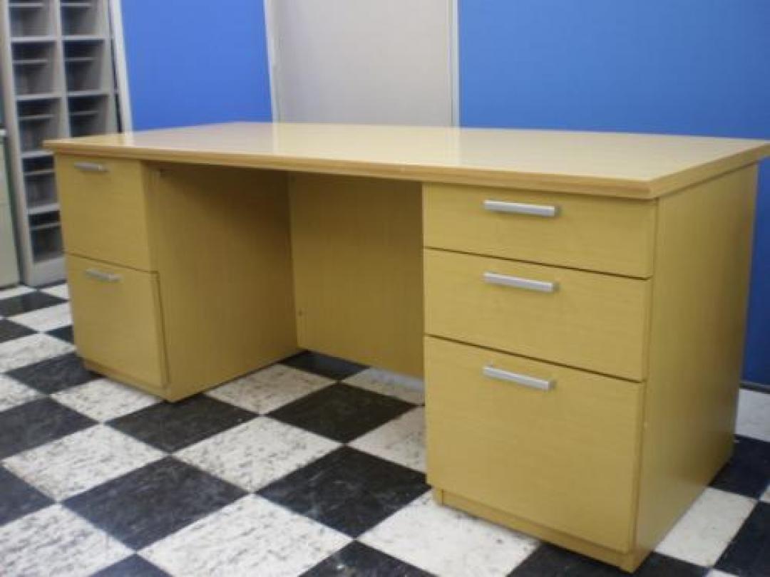 ■未使用品　超美品■【役員用デスク】ITOKI　■X11シリーズ　オーク調【引き出しオールロック式】定価25万超
                                    新古品
            