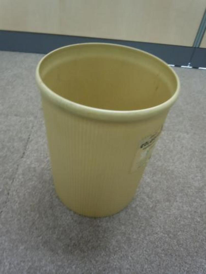 【ごみ箱】　イエロー　　■　あると便利！！　
                                    中古
            