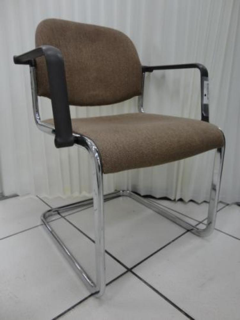 チトセ製　ミーティングチェア　肘付き【会議チェア】
                                    中古
            