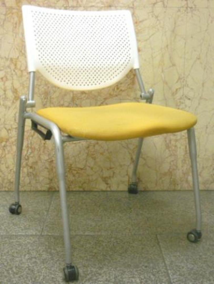 【ぞくぞく】オカムラ製・プロスタック　キャスター付　重ね合わせ可能　大量入荷　【会議チェア】
                                    中古
            