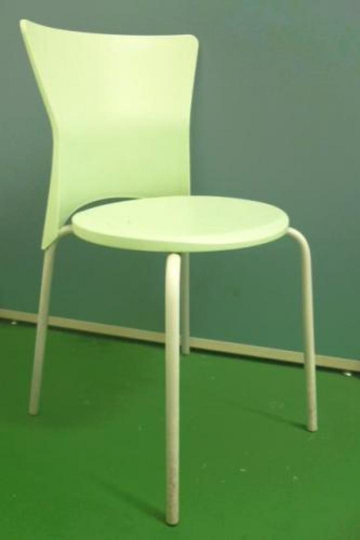 6/14　梅田本店の入荷速報！！10脚！プラスチックだから、掃除が簡単！休憩スペースなどにいかがですか？【会議チェア】
                                    中古
            