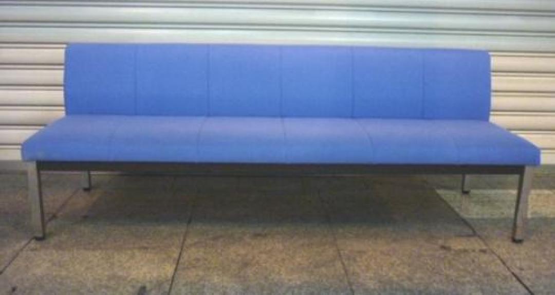 ３名様用ロビーチェア　応接だけでなく待合室などにも
                                    中古
            