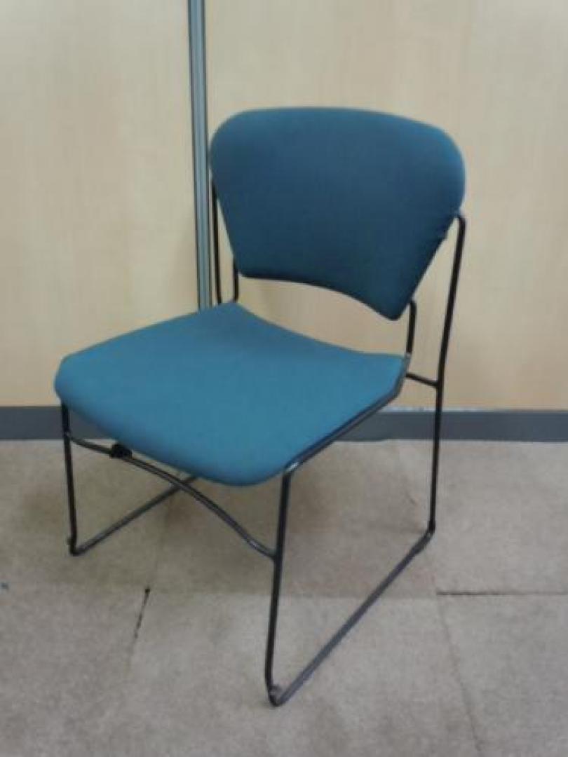 ★★★飯田橋店の特売品★★★　　■　ITOKI　イトーキ　■　スタッキングチェア　【会議チェア】
                                    中古
            