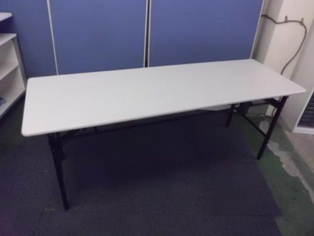 【ソフトエッジ商品】　オススメ折り畳みテーブル
                                    中古
            