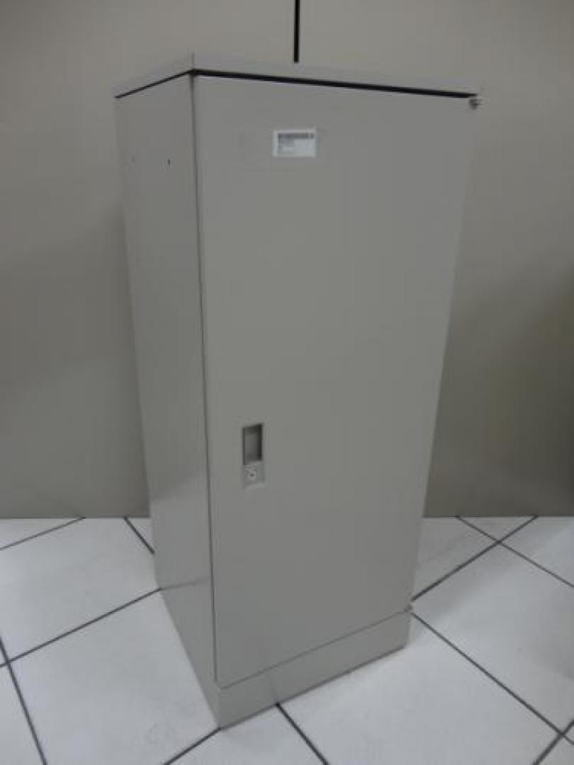 オカムラ製　片開き書庫　42シリーズ　
                                    中古
            