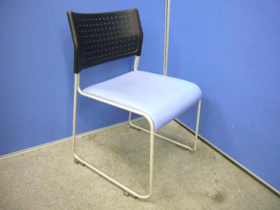 激安！　スタッキングチェア！！　大量入荷＾＾【会議チェア】
                                    中古
            
