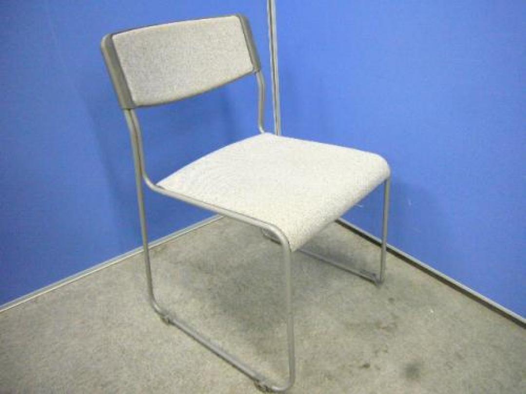 スタッキングチェア！！　大量入荷＾＾【会議チェア】
                                    中古
            