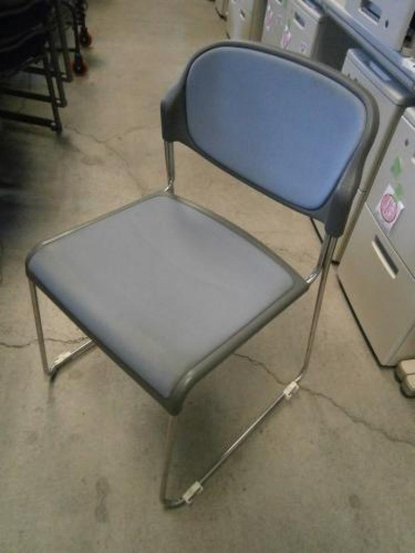 内田洋行【スタッキングチェア】【会議チェア】
                                    中古
            