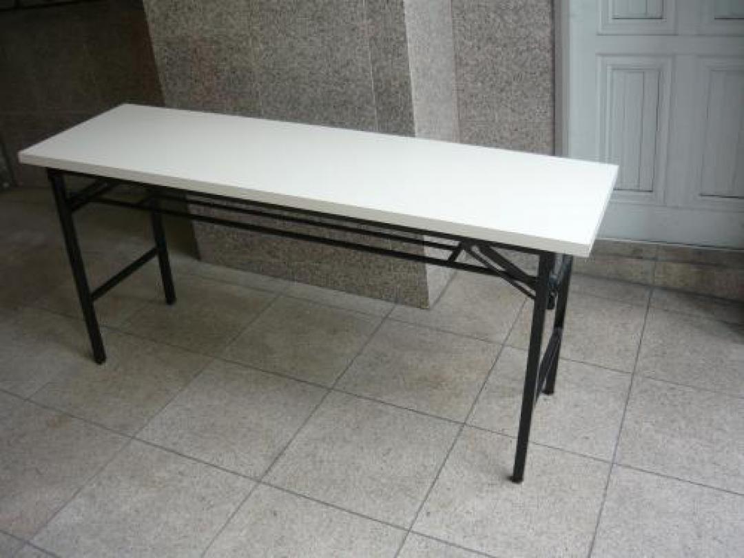 ■作業台としても便利！【折りたたみテーブル】Ｗ1500　Ｄ450
                                    中古
            