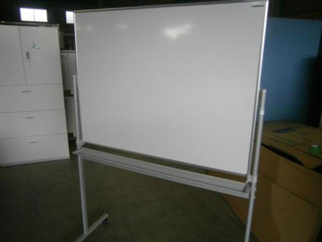 脚付両面ホワイトボード
                                    中古
            