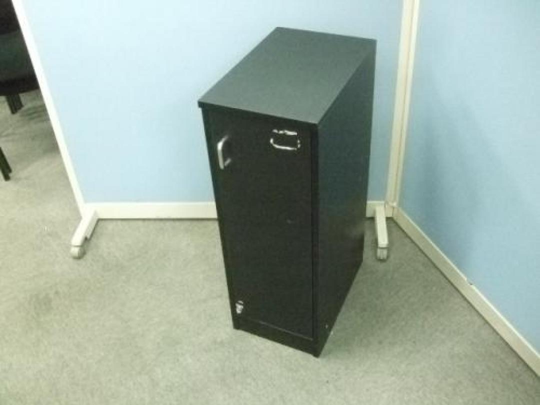 ちょっとしたスペースを有効活用！　木製書庫
                                    中古
            