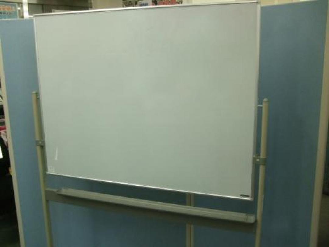 両面脚付きホワイトボード
                                    中古
            