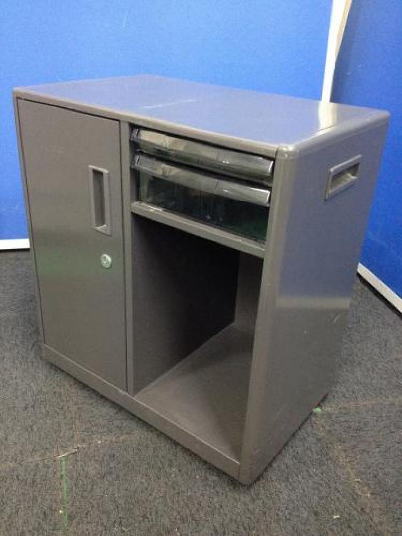 9/24在庫情報【書庫その他】【トレー付き】【スチールなので小さくても丈夫です】
                                    中古
            