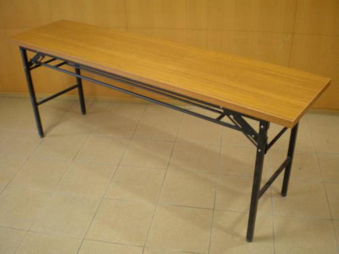 やっぱり定番！折畳テーブル！W18００　大阪のテーブルはここで揃う！！限定3台！通常価格4,200円のところを！！今なら・・・
                                    中古
            