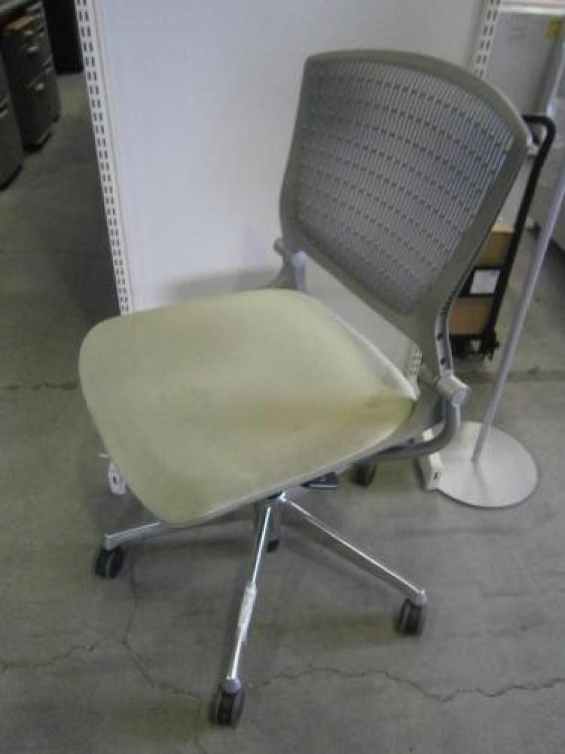 オカムラ【グラータチェア 5本脚タイプ】※【ぞくぞく】【会議チェア】
                                    中古
            