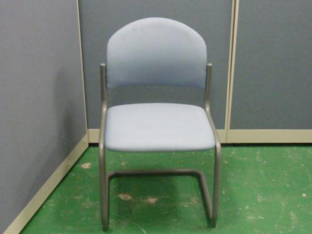 横から見れば見事なコの字　人類が重力に勝利した瞬間である【会議チェア】
                                    中古
            