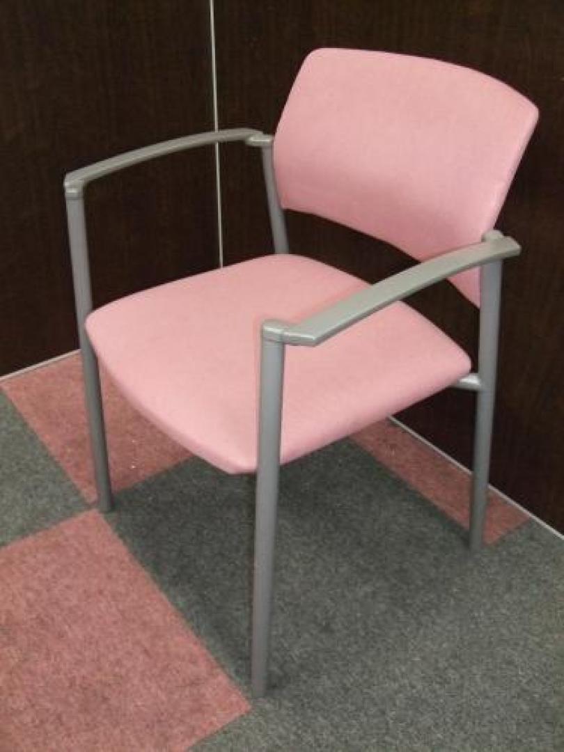 【肘付きスタックチェア】重ねて収納！省スペース仕様【会議チェア】
                                    中古
            