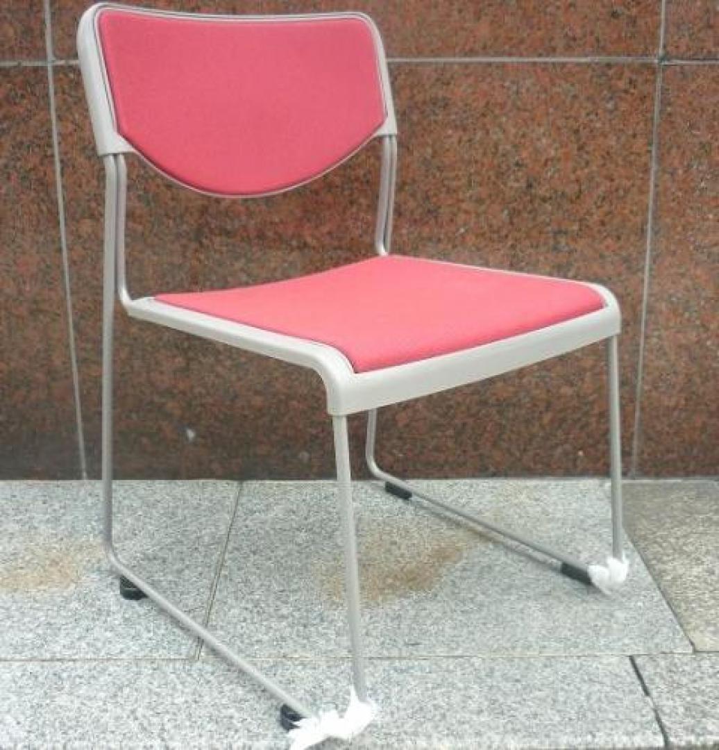 【新古品】スタッキングチェア・限定3脚<br>
こんなに状態良好でこの価格!!!?綺麗なものをお探しの方!!必見です!!【会議チェア】
                                    新古品
            