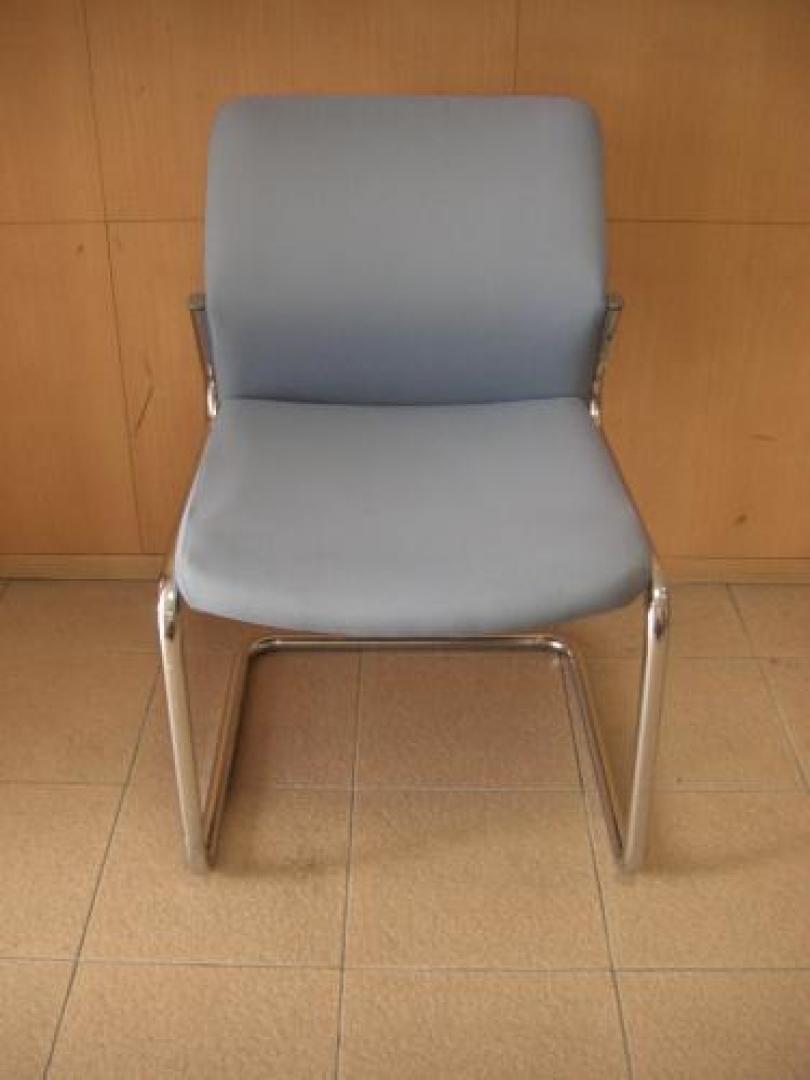 ミーティングチェアーの美品!!【会議チェア】
                                    中古
            