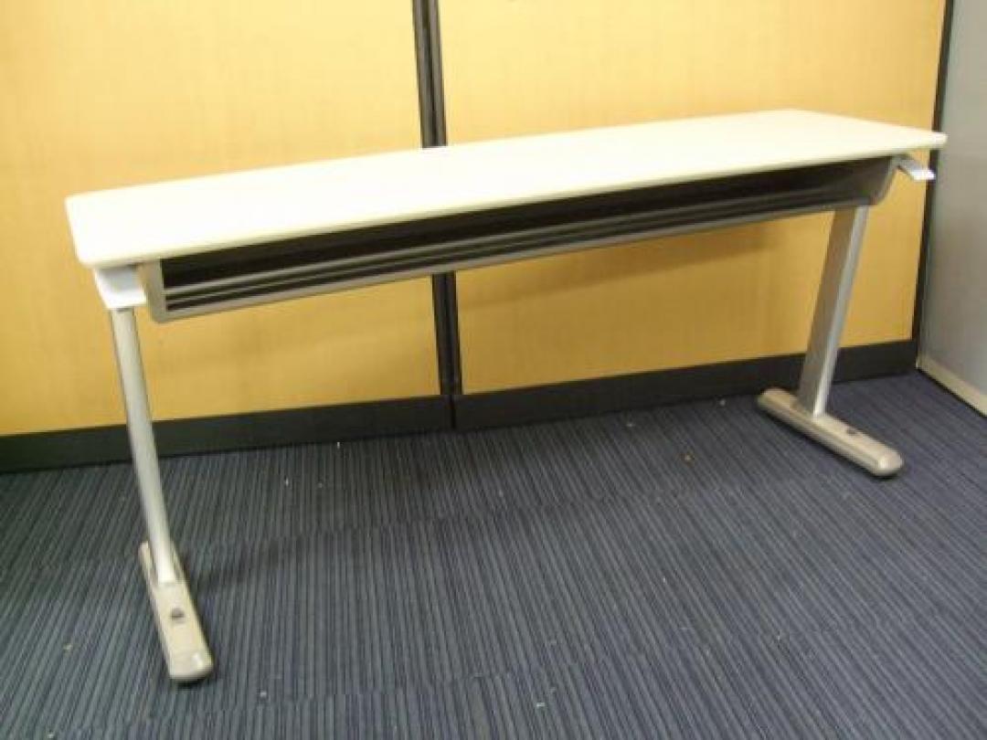 【コクヨ製】【省スペースサイズ】【収納スペース有り】<br>幅1500mm 奥行450mmのスタックテーブル！
                                    中古
            