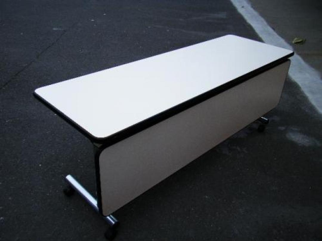 ◇◇幕板付・サイドスタックテーブル◇◇
                                    中古
            