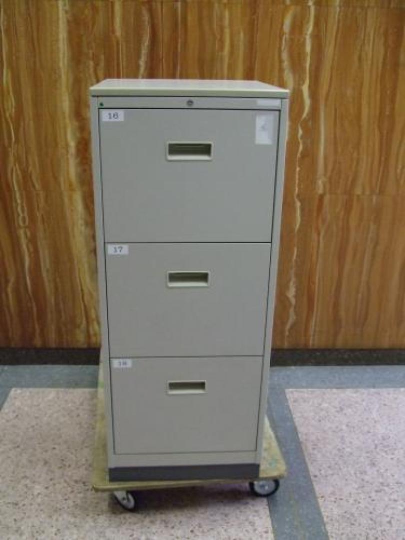 【A4ファイルキャビネット】チョット旧式の為お値打ち価格
                                    中古
            