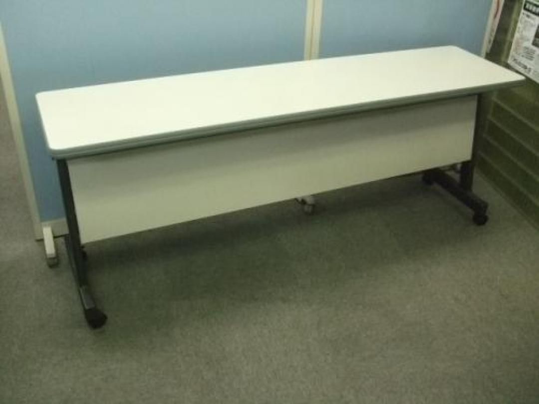 幕板付きサイドスタックテーブル
                                    中古
            