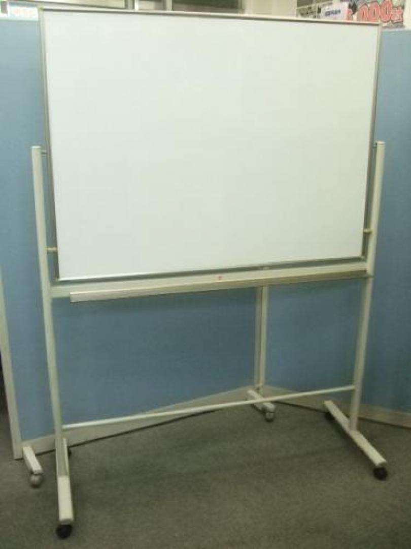 両面脚付きホワイトボード
                                    中古
            